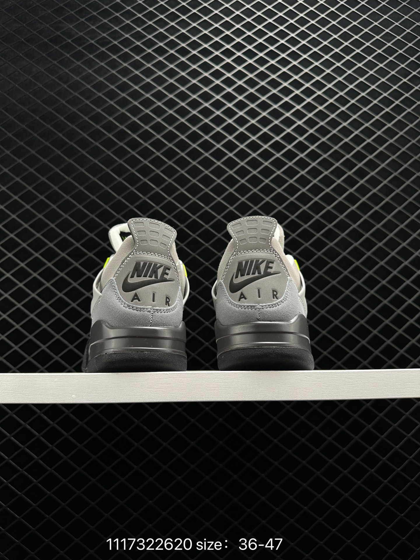 Air Jordan 4 Retro LE